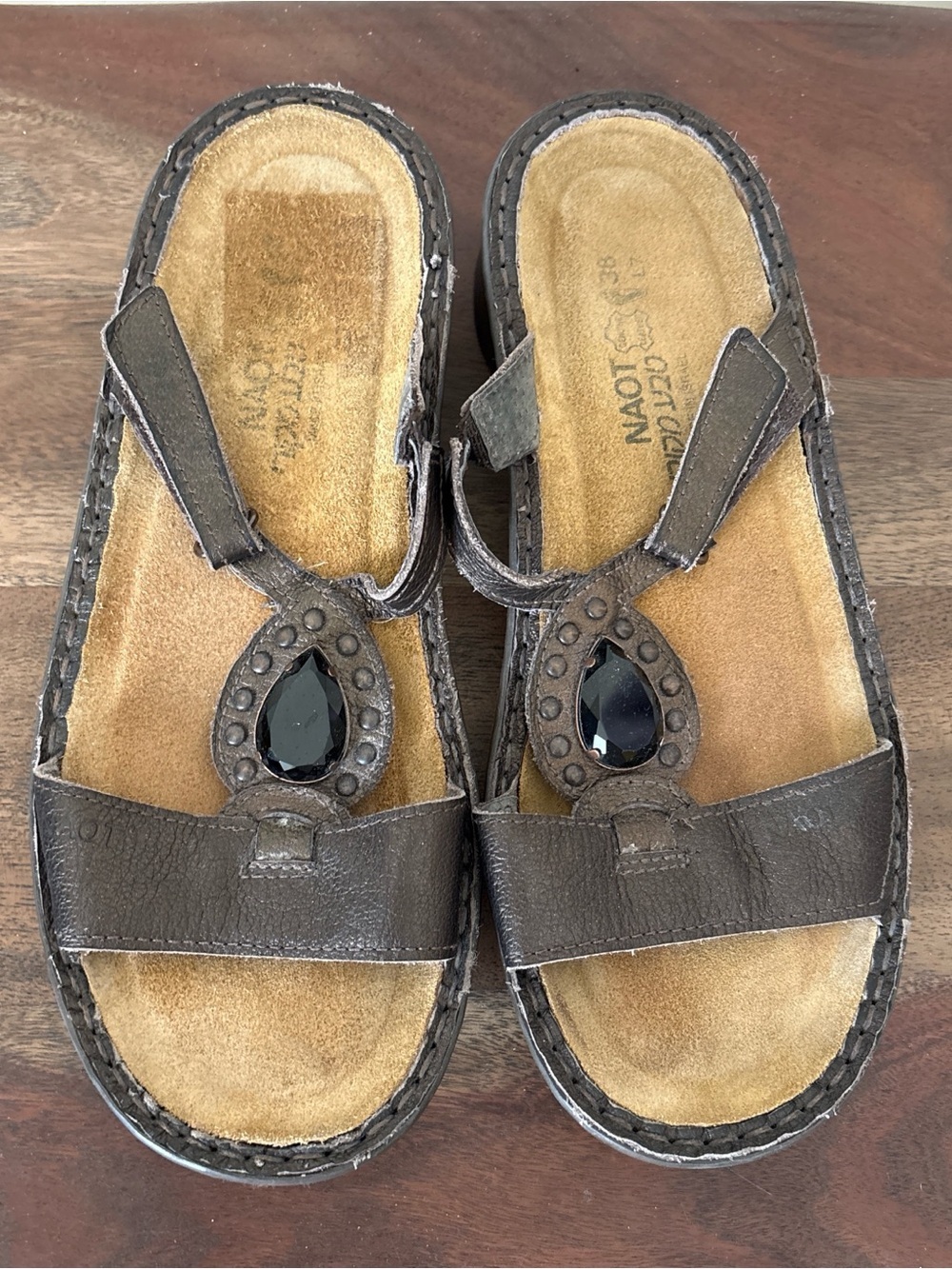 NAOT Women’s Brown Leather Sandals With Big Beautiful Black Stones. 38 US 7.5